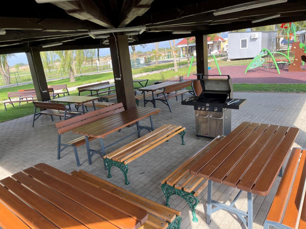 Tisza-To Apartmanpark Kiskore Bagian luar foto